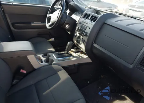 2010 Ford Escape Xlt z USA, uszkodzony, nr VIN 1FMCU0D73AKC85092